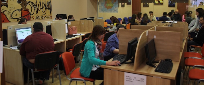 Andalucía Compromiso Digital y el Ayuntamiento de Almuñécar ofertan un nuevo curso para aprender o mejorar  la formación en internet.

