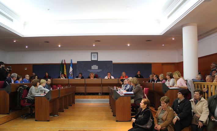 El Pleno rechaza la retirada de la tasa de recogida de basura de los cortijos