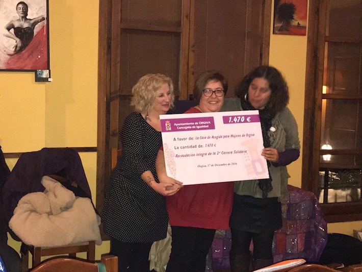 La Casa de Acogida para mujeres de rgiva recibe casi 1.500 euros por la Carrera Solidaria 

