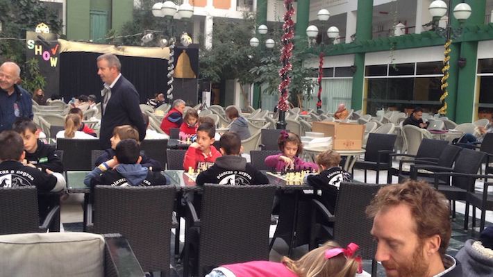 El ajedrecista motrileño Andrés Sánchez Martínez brillante ganador del V Abierto Internacional Sub 2150 Villa de Roquetas de Mar