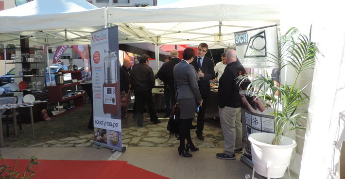 Con 15 establecimientos reformados, los empresarios de chiringuitos celebran el lunes su encuentro anual.