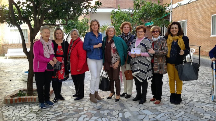 AFAMMER- Granada-   da  por  finalizadas  las actividades  navideñas  y comienza  el  año nuevo formando a 15 desemplead@s...
