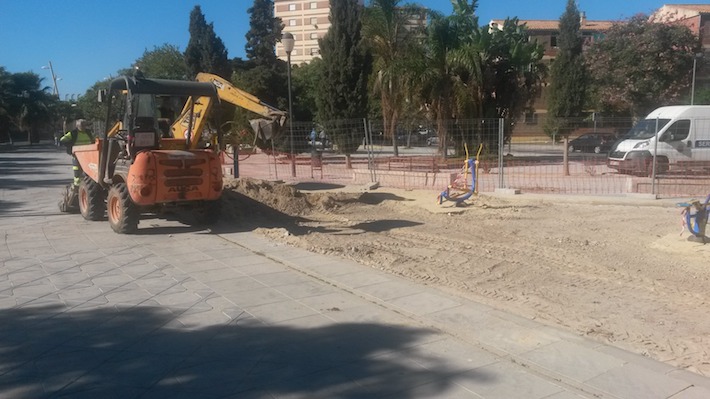 Concluyen las obras de la plaza de la Paz en el Boulevard de la Rambla de Los Álamos