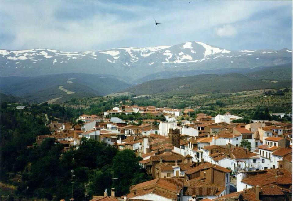 La ola de fr�o y nieve provoca el cierre de tres centros educativos e imposibilita el transporte de estudiantes en otros siete
