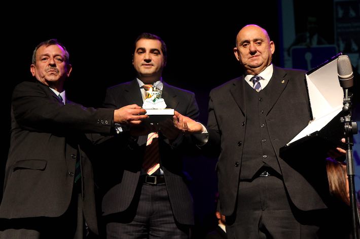 Antonio Tejada recibe con un emotivo discurso la �Fuente de la Salud� de ACIME y los Salesianos
