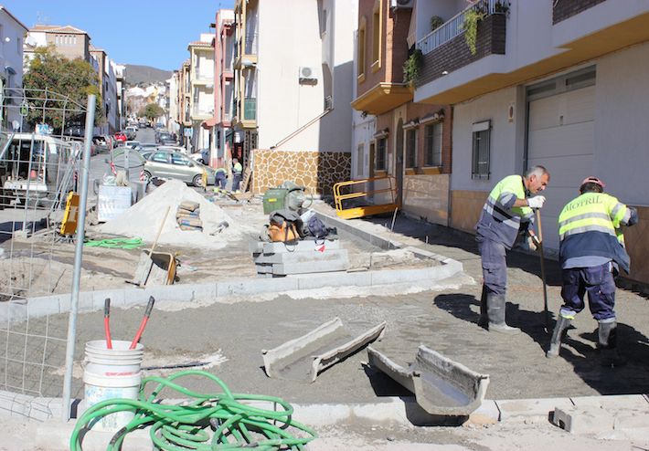 Avanzan a buen ritmo las obras de mejora del entorno de la Rambla del Carmen