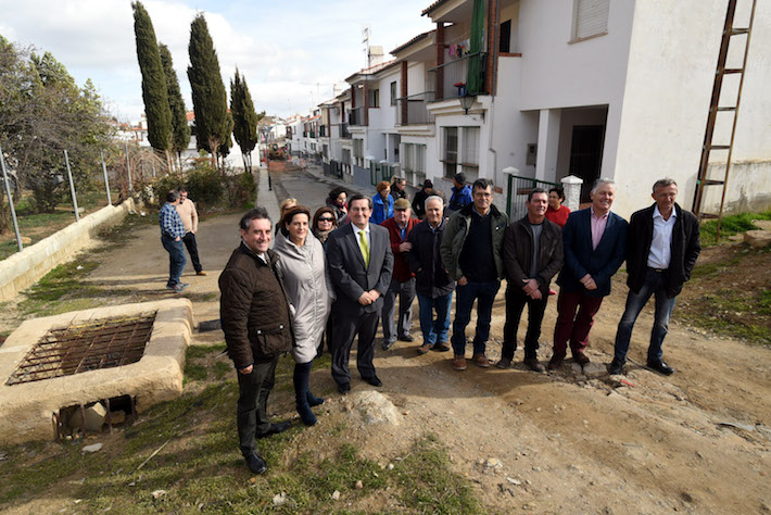 Diputación destina más de 46.000 euros para pavimentar la calle Alhambra de Cortes y Graena