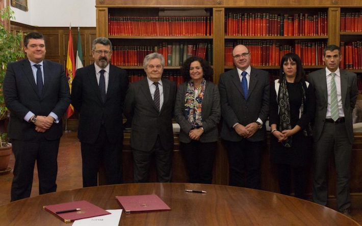 Firma de convenio de colaboraci�n entre la Universidad de Granada y BMN-CAJAGRANADA