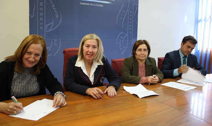 Ayuntamiento, IES La Zafra y la empresa Reciclados y Desguaces Industriales y de Automoción firman un acuerdo para la cesión de vehículos para prácticas al centro educativo
 