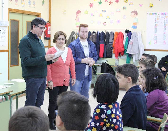 Casi un centenar de estudiantes del CEIP Garvayo Dinelli reciben el diploma de mediadores  para la Convivencia
 