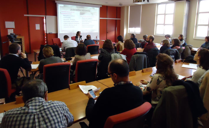 Granada acoge el seminario sobre reparaci�n emocional por experiencias traum�ticas en menores
