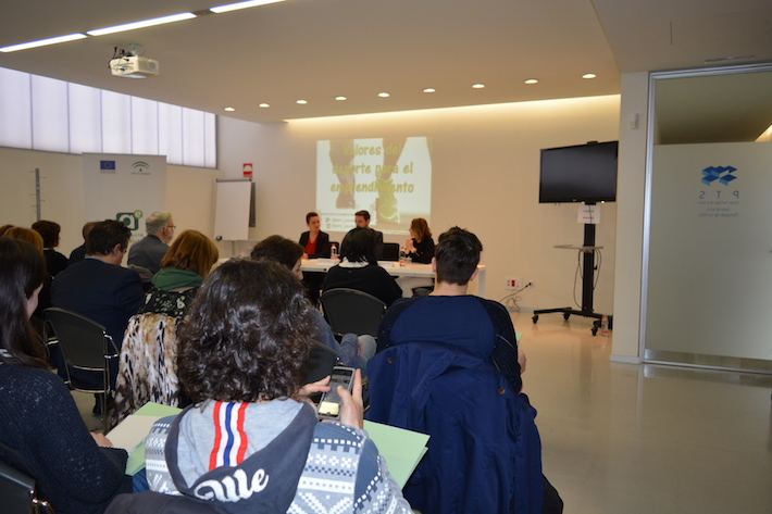 La Junta acerca a emprendedores de Granada los valores del deporte como hoja de ruta para los negocios