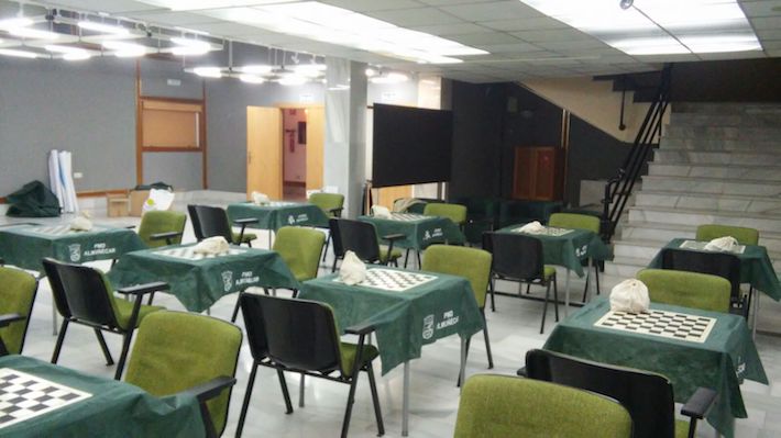 Casi 70 jugadores participarán en  el I Torneo Open de Ajedrez Memorial  “Paco Prados” de Almuñécar que se celebra este martes. 
