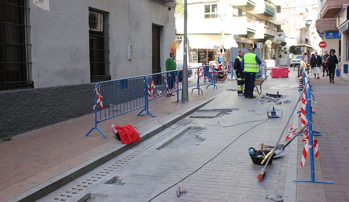 Comienza la segunda fase de las obras de mejora del pavimento de la calle Catalanes