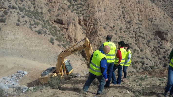 La Junta invierte 60.000 euros en reparar una obra de drenaje en el kilómetro 84 de la A-315, en Cuevas del Campo
