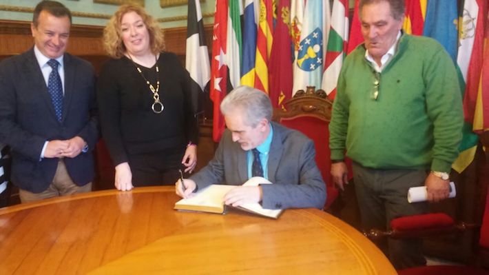 Con una inversión de 667.000 euros, el Hospital de Motril reforma la planta de Traumatología, el área de Laboratorios y sus cocinas. 