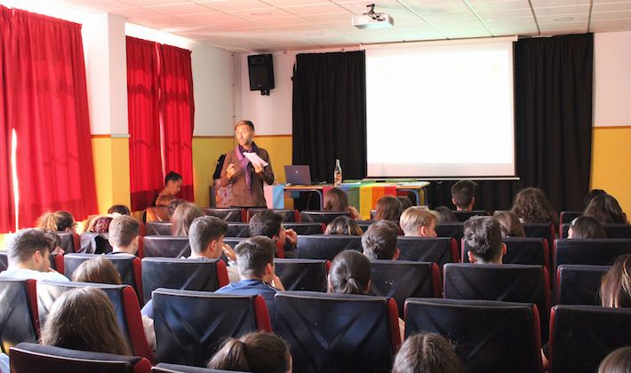Estudiantes del IES Giner de los Ros participan en dos talleres sobre Derechos Humanos y Diversidad Sexual
 