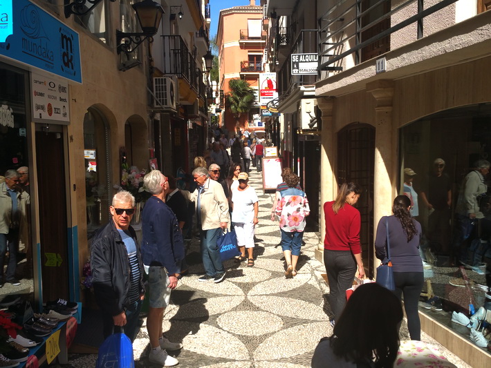 Este pr�ximo viernes abrir�n los comercios de Almu��car y La Herradura que deseen hacerlo.
