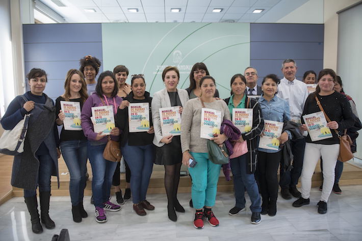 Un manual de buenas prácticas en el trabajo doméstico busca visibilizar y mejorar las condiciones labores en este sector
