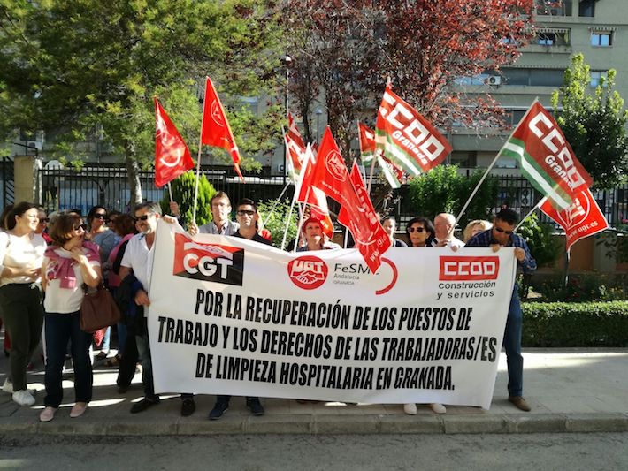 El sector de la limpieza hospitalaria de Granada protesta por la sobrecarga laboral y el bloqueo de su Convenio Colectivo