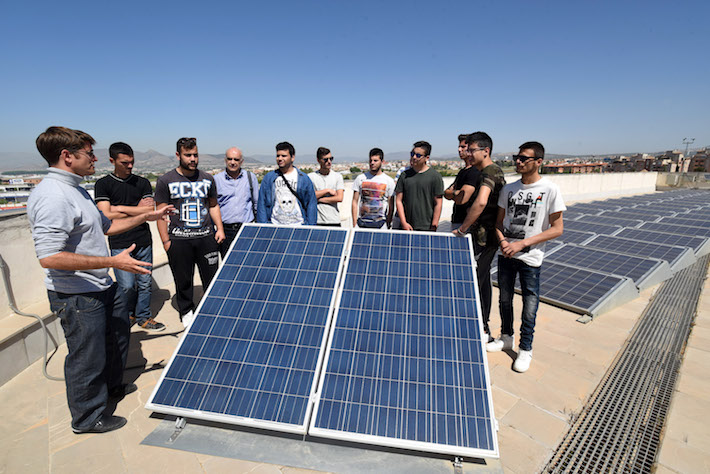 Visita de estudiantes griegos a la agencia de la energía
