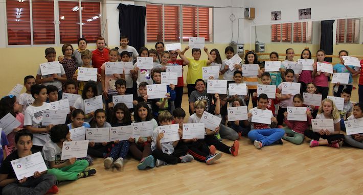 Niños y niñas del CEIP Príncipe Felipe reciben el diploma en Mediación para la Convivencia
