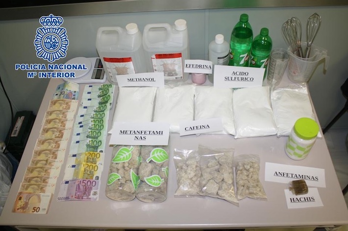 La Polica Nacional detiene a dos individuos con gran cantidad de drogas de sntesis conocidas como speed y cristal  