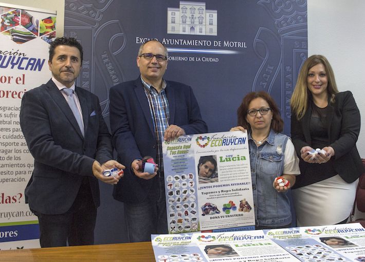 El Ayuntamiento y la Fundaci�n Ecoruycan inician una campa�a solidaria de recogida de tapones para la ni�a motrile�a Luc�a D�az Folgoso