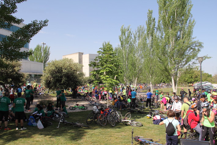 La VIII Ciclo Ruta re�ne en Diputaci�n a 2.500 escolares en defensa de la Vega