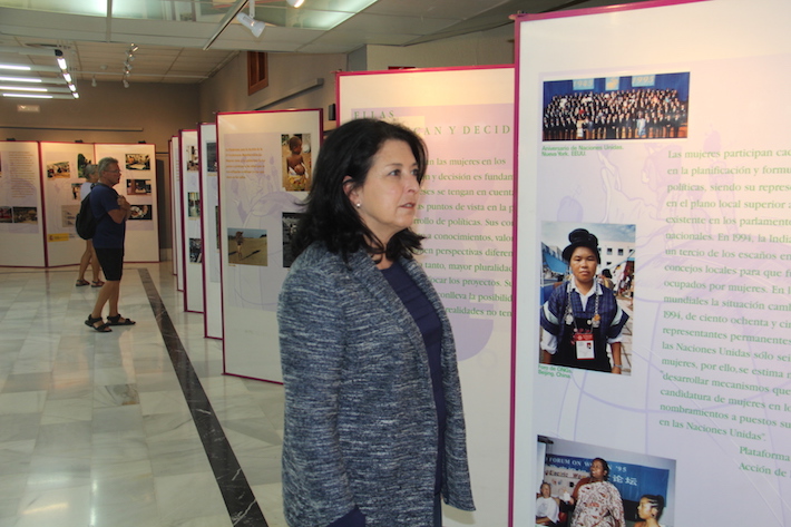 La Casa de la Cultura de Almu��car acoge la exposici�n �Con las mujeres avanza el mundo�.

