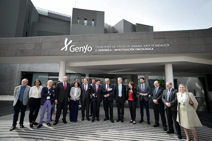 Junta, Universidad de Granada y Pfizer renuevan su compromiso con Genyo para seguir impulsando la investigación y la medicina personalizada