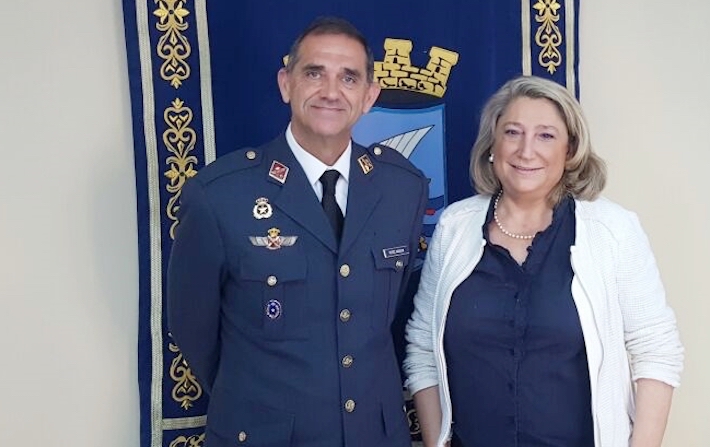 La Alcaldesa de Almuñécar recibe la visita del Subdelegado de Defensa en Granada