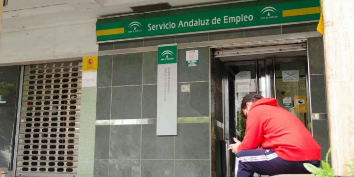 Andalucía lidera en abril el descenso del paro y el aumento de la afiliación a la Seguridad Social en España 