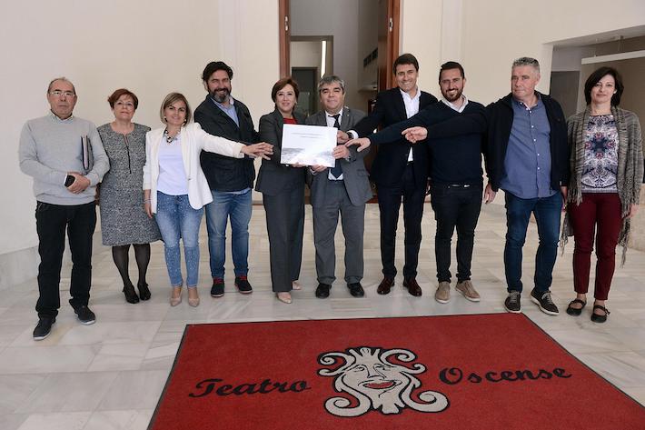 Un libro recoge el proyecto de viviendas cueva 'La Herradura' de Huéscar.-