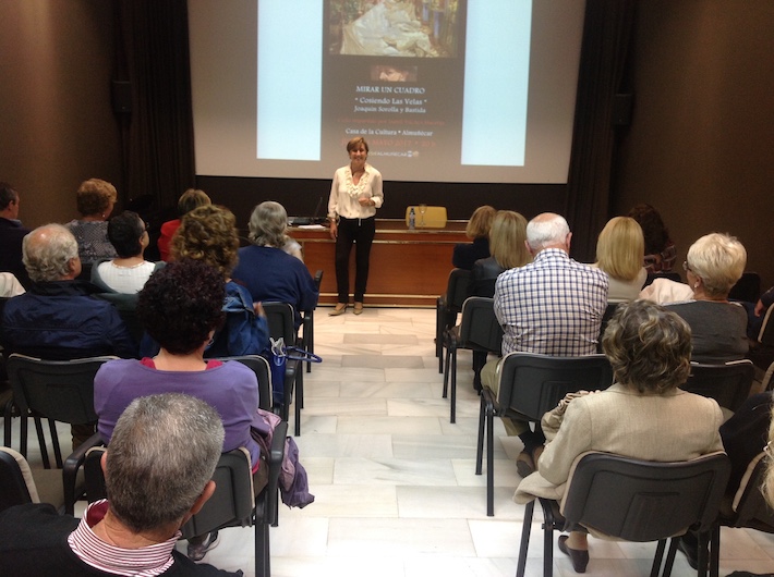 Más de medio centenar de personas conocieron anoche la obra y vida de Joaquín Sorolla en el ciclo “Mirar un cuadro”