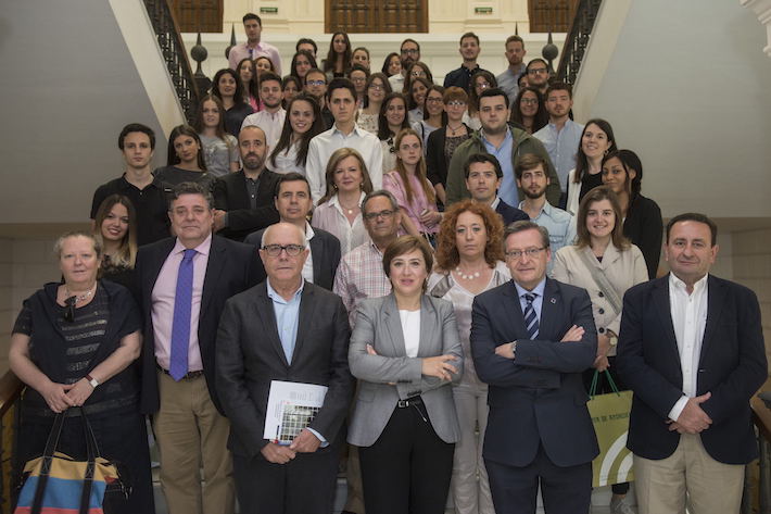 Unos 40 universitarios de Derecho y de Políticas y Sociología se incorporan en prácticas a la Junta para completar su formación