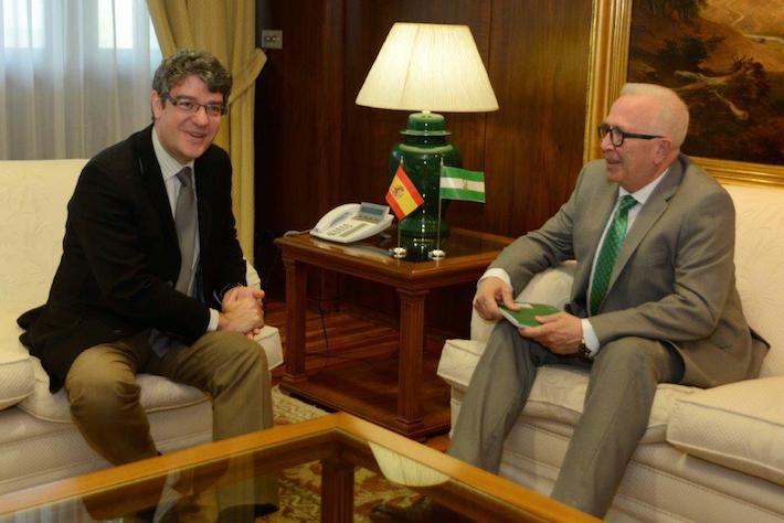 La Junta de Andaluc�a y el Ministerio de Energ�a pactan ejecutar el eje Caparacena-Baza-La Ribina  
