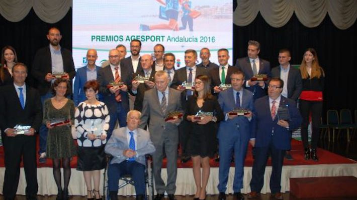 AGESPORT entrega al Ayuntamiento de Og�jares el premio a la mejor entidad local de Andaluc�a de entre 7.500 y 15.000 habitantes