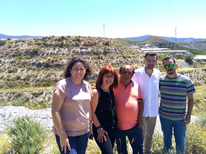 Antonio Mallo apoya en Motril la iniciativa de parados para cultivar tierras pblicas abandonadas.