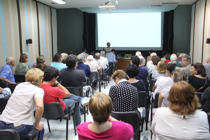 El cuadro Guernica de Picasso cerró el tercer ciclo  de conferencias “Mirar un cuadro” que finalizó anoche con un lleno de público