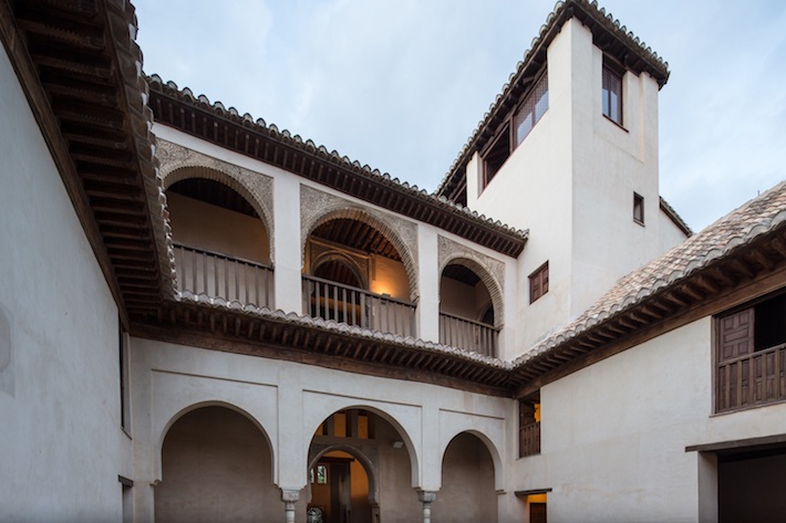 La Alhambra organiza talleres gratuitos de Artes 
Plsticas y Astronoma para escolares durante el verano 