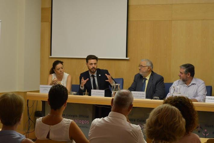 La Junta apunta al emprendimiento y la innovaci�n para mejorar el trabajo que desempe�an los psic�logos