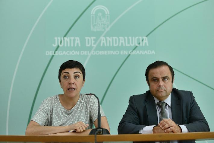 La Junta ampl�a los servicios de bus accesible a la Costa Tropical con nuevos servicios a Castell Ferro y Salobre�a
