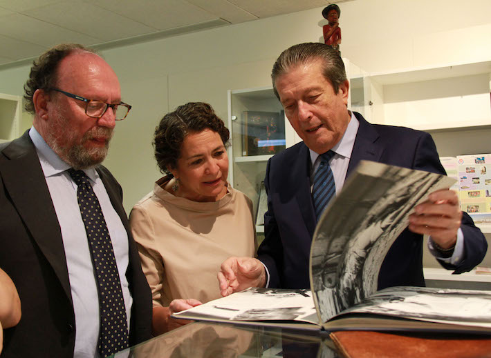 La UGR recibe una donación de 19000 libros, archivos y obras de arte por parte de Federico Mayor Zaragoza
