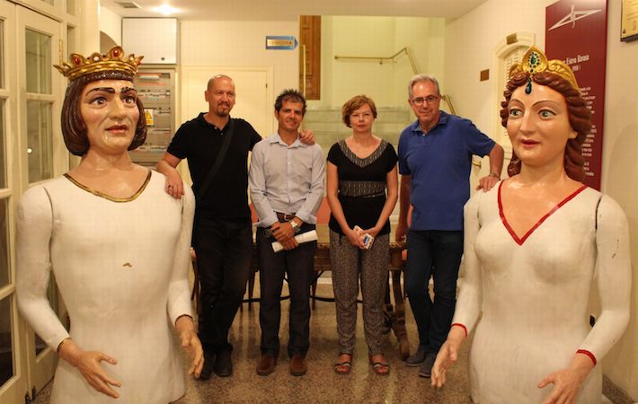 El Ayuntamiento de Motril y la Escuela de Artes ‘Palacio Ventura’ restauran los gigantes utilizados en los desfiles y festividades de la ciudad
 
