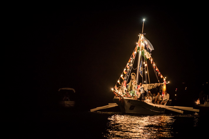 Aclaracin oficial: La alteracin del recorrido de la procesin martima de la Virgen del Carmen se adopt por seguridad.

