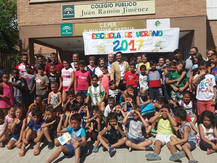 Andalucía amplía la cobertura y refuerza las comidas durante la época estival a través de 70 escuelas de verano, que beneficiarán a unos 5.150 niños y niñas