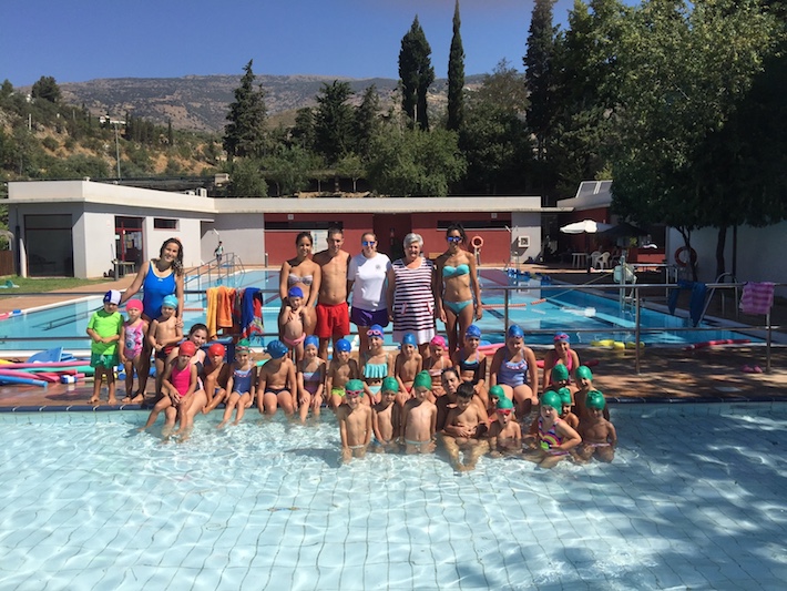 La campaa municipal de natacin de rgiva 2017 congrega a ms de 350 participantes 