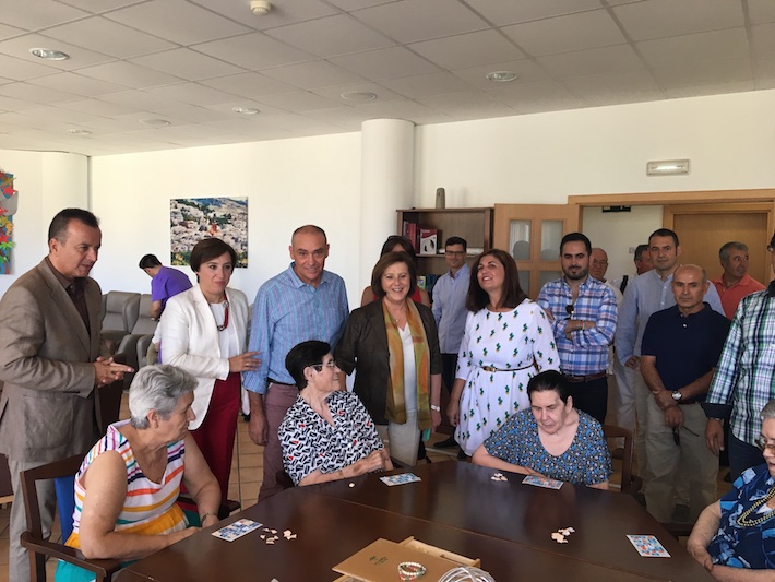 Andalucía ha incorporado cerca de 13.000 personas al sistema de dependencia tras activar el plan para mitigar los recortes del Gobierno central