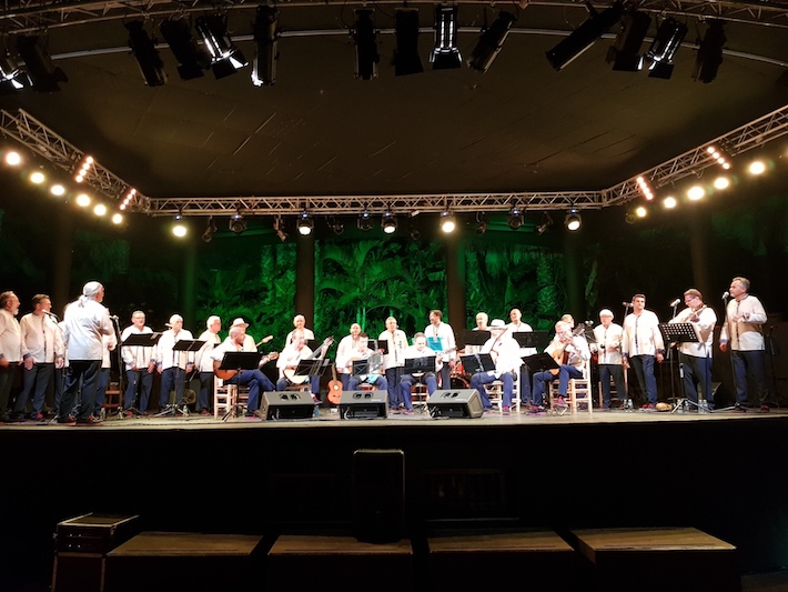 Almenara llen� de m�sica y  solidaridad el parque El Majuelo  de Almu��car